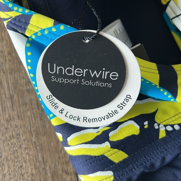 NWT Coco Reef Tankini Floral Top Size 36 C Rollover Bottom Size Medium High Rise - Picture 8 of 16